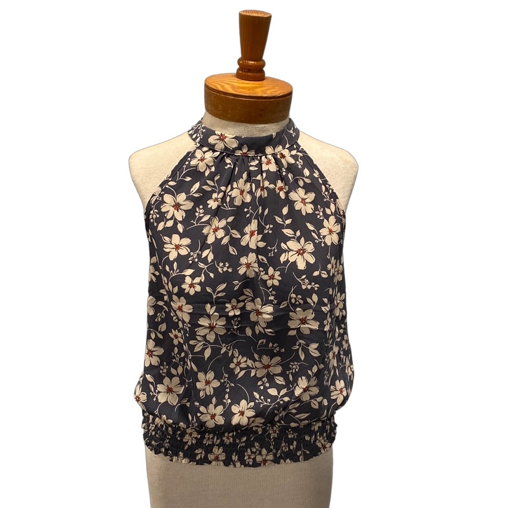 Women’s size medium tank - Picture 2 of 4